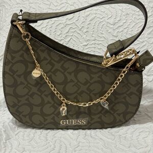GUESS Green Shoulder Bag with Gold Chain